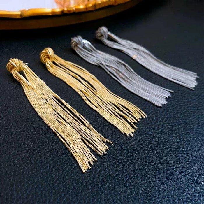 Moderne Vintage-Longline-Ohrringe mit Knotenquasten - Daily Stuff