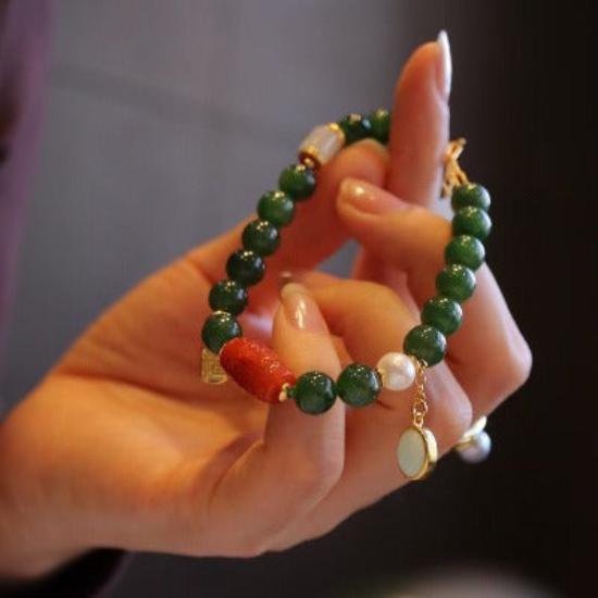 Grünes Jade-Perlenarmband – Glück & Eleganz