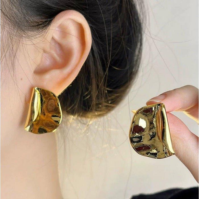 Moderne Vintage gefaltete Ohrringe - Daily Stuff