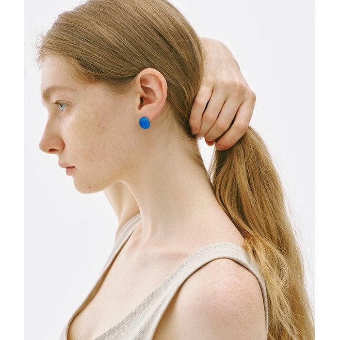 Runde Ohrstecker mit Blauem Onyx – Minimalistisch & Ausdrucksstark