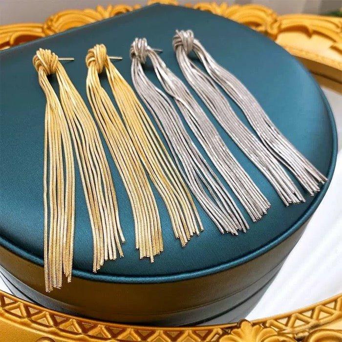 Moderne Vintage-Longline-Ohrringe mit Knotenquasten - Daily Stuff