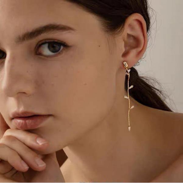 Vintage-Rosenohrringe mit 18K-Vergoldung – Zeitlose Eleganz in Blütenform