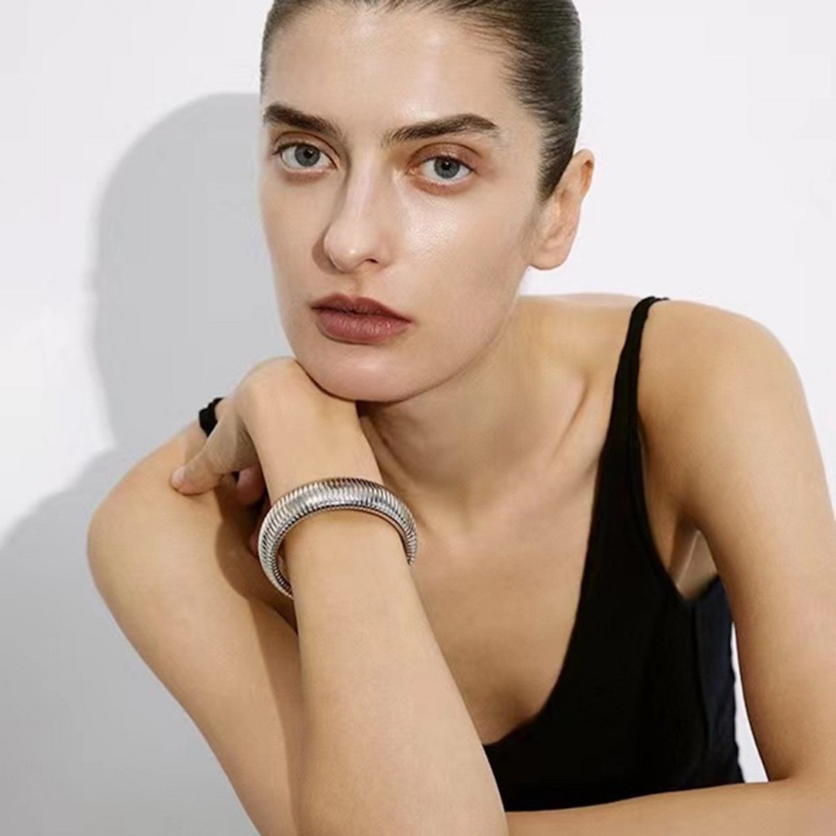 Klobiges Stretch-Design-Armband und Halsband