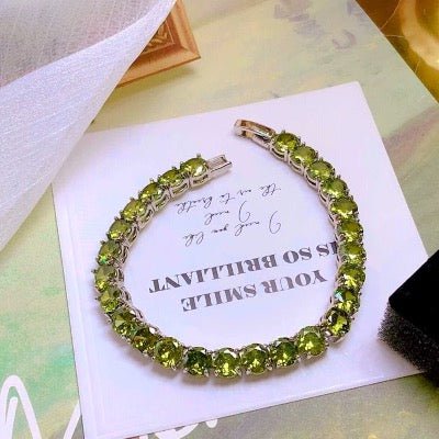 Ausgefallenes funkelndes Olivenstein-Armband