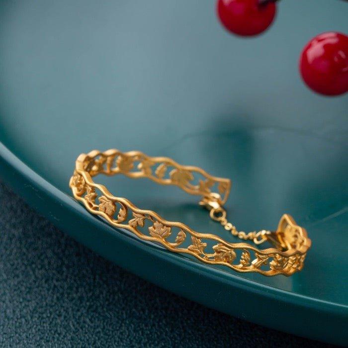 Traditioneller chinesischer Armreif im Kaninchen-Design - Daily Stuff