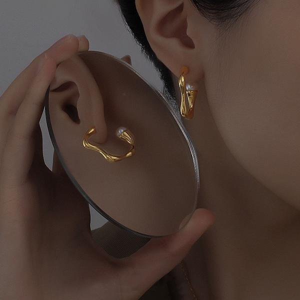 Minimalistische Wellen-Ohrringe mit Perle – 18K vergoldeter Edelstahl