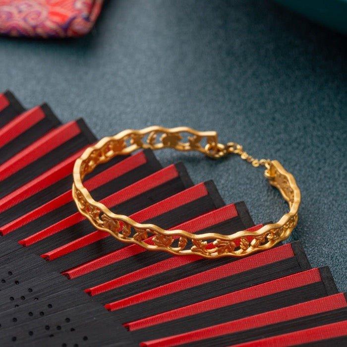 Traditioneller chinesischer Armreif im Kaninchen-Design - Daily Stuff