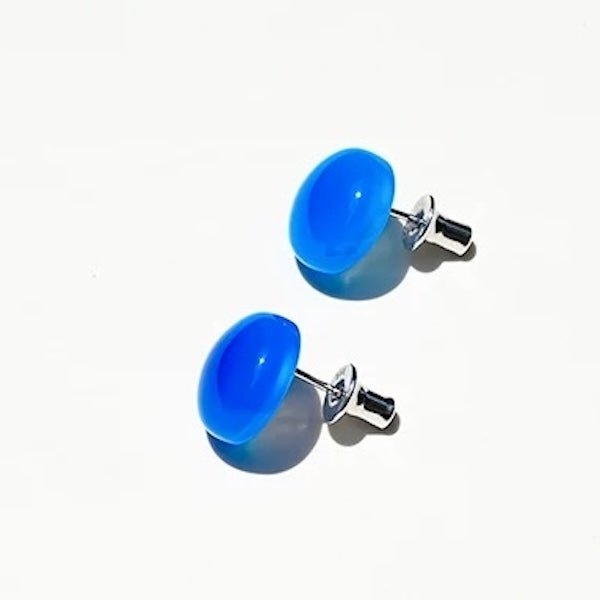 Runde Ohrstecker mit Blauem Onyx – Minimalistisch & Ausdrucksstark