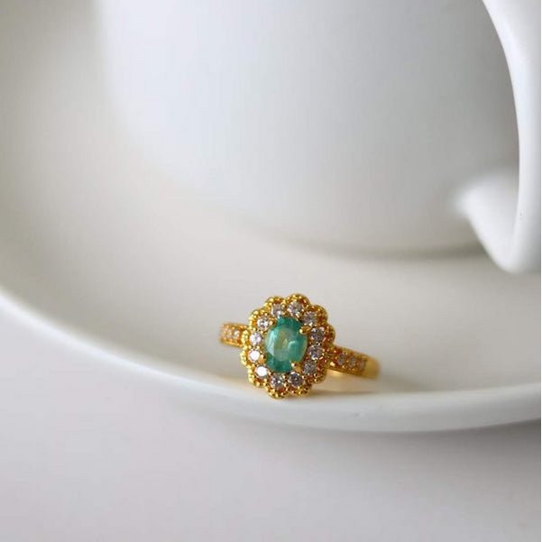 Emerald Edelsteinblumenring – Eleganz & Raffinesse