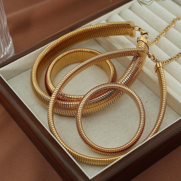 Klobiges Stretch-Design-Armband und Halsband