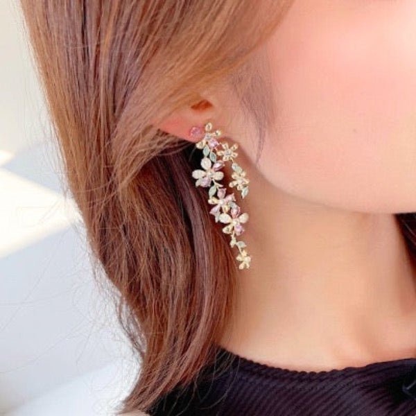 Florale Statement-Ohrringe mit rosa und grünen Zirkonia