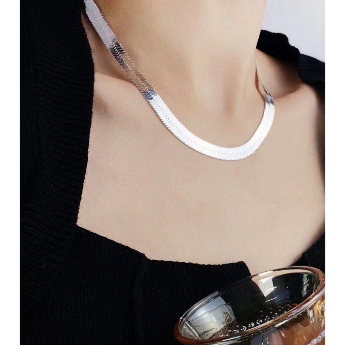 Zeitlose Herringbone-Kette – Elegant, Hautfreundlich & Vielseitig