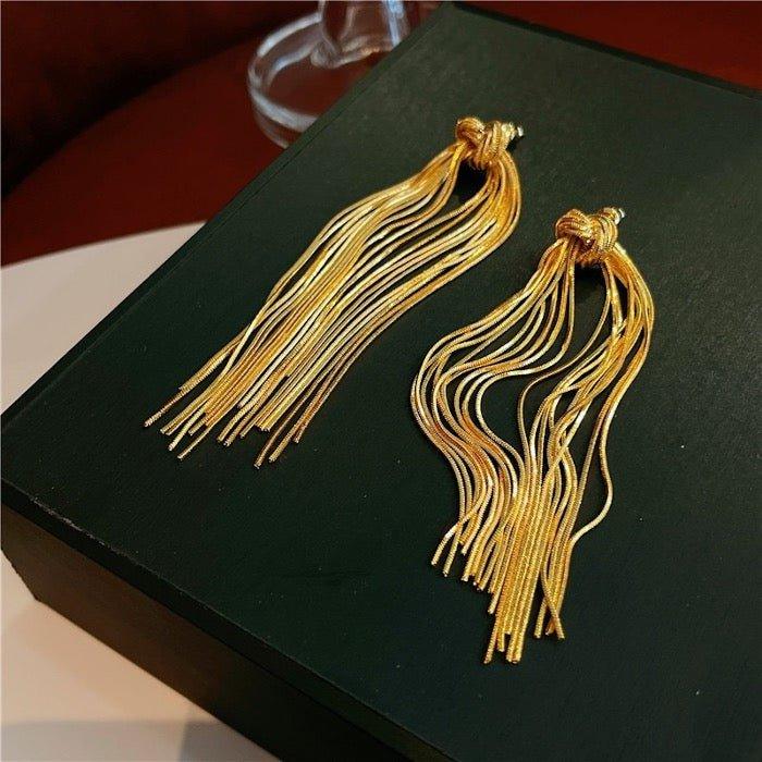 Moderne Vintage-Longline-Ohrringe mit Knotenquasten - Daily Stuff