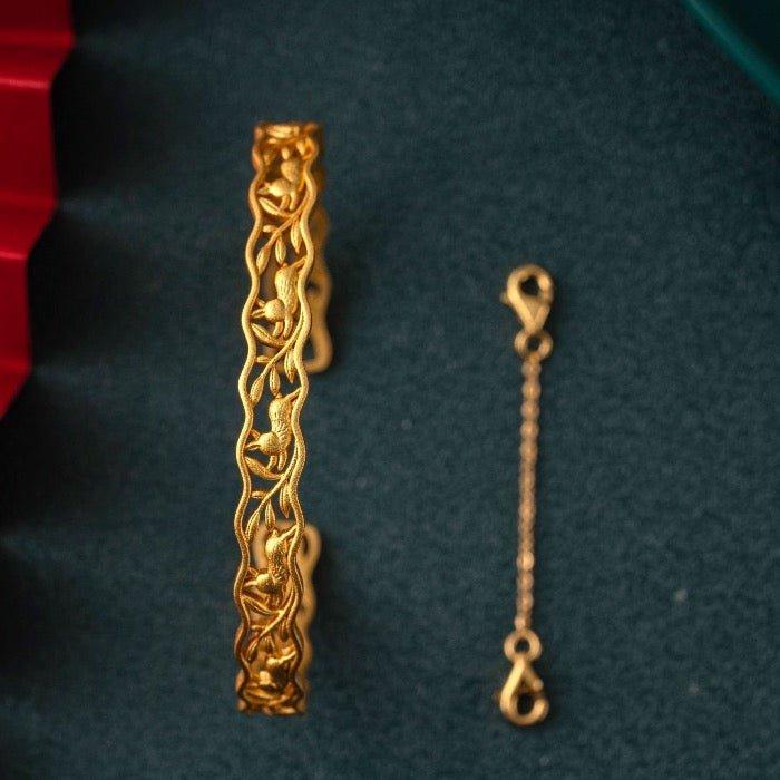 Traditioneller chinesischer Armreif im Kaninchen-Design - Daily Stuff