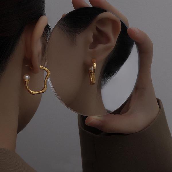 Minimalistische Wellen-Ohrringe mit Perle – 18K vergoldeter Edelstahl