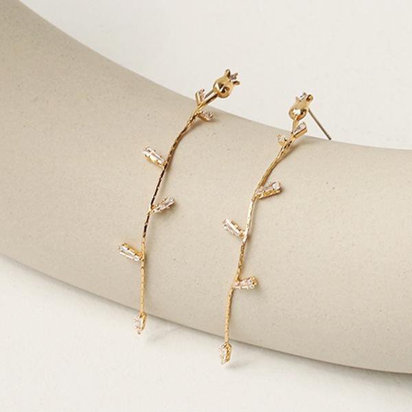Vintage-Rosenohrringe mit 18K-Vergoldung – Zeitlose Eleganz in Blütenform