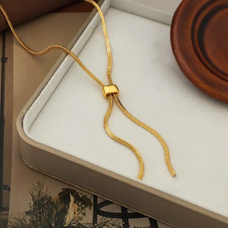 Minimalistische dreieckige Knochenkette zum Herausziehen - Daily Stuff