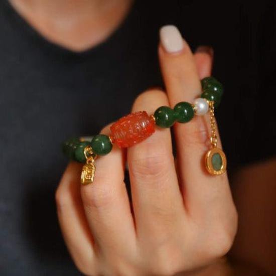 Grünes Jade-Perlenarmband – Glück & Eleganz