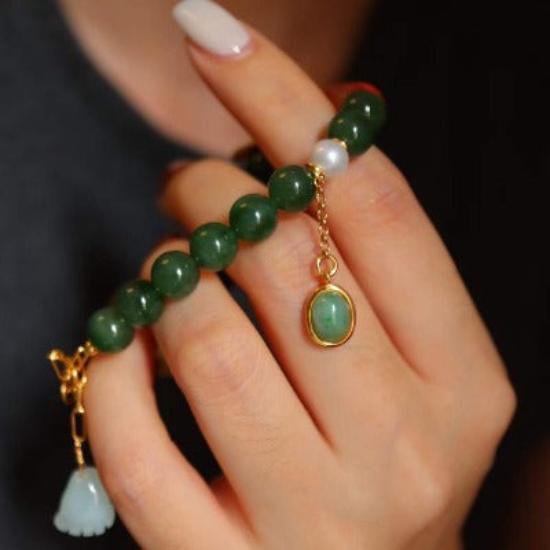 Grünes Jade-Perlenarmband – Glück & Eleganz