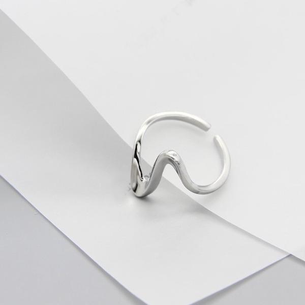 Minimalistischer geometrischer EKG-Herzschlagring - Daily Stuff