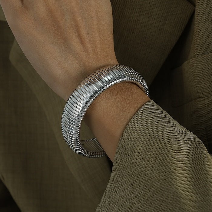 Klobiges Stretch-Design-Armband und Halsband