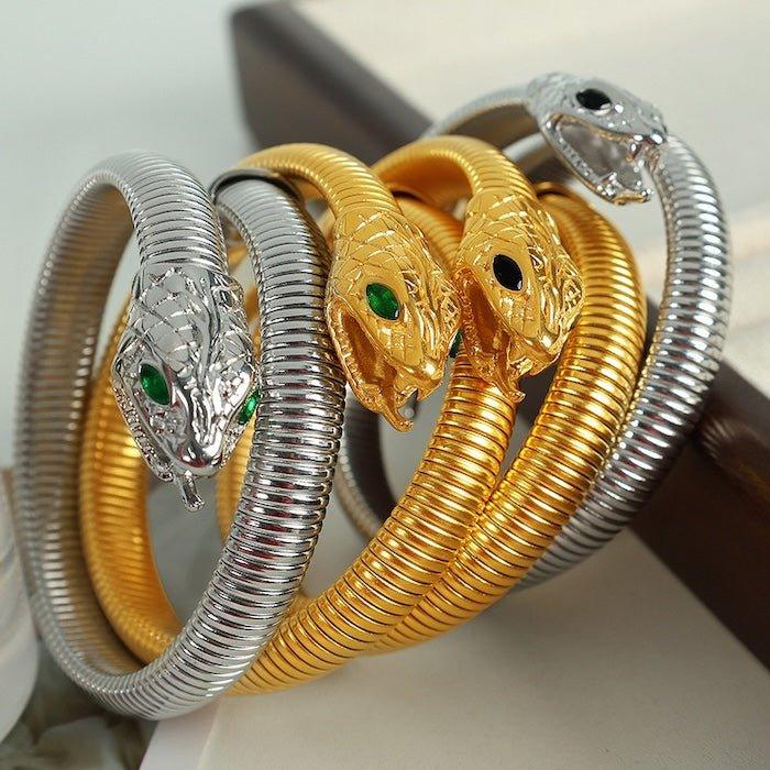 Einzigartiges Kobra-Design-Armband aus Edelstahl, verziert mit grünen Steinakzenten. Erhältlich in Gold oder Silber – Statement-Schmuck - Daily Stuff