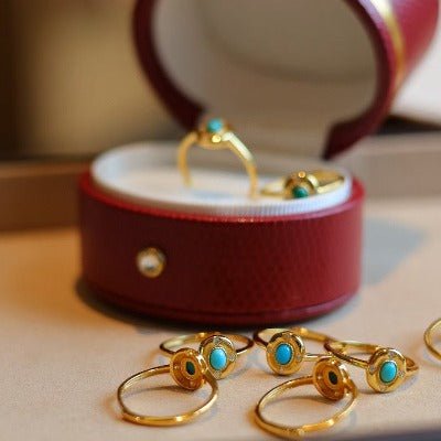 Verstellbarer Goldring mit echtem Türkis und Zirkonia – Eleganz trifft Heilstein - verstellbar