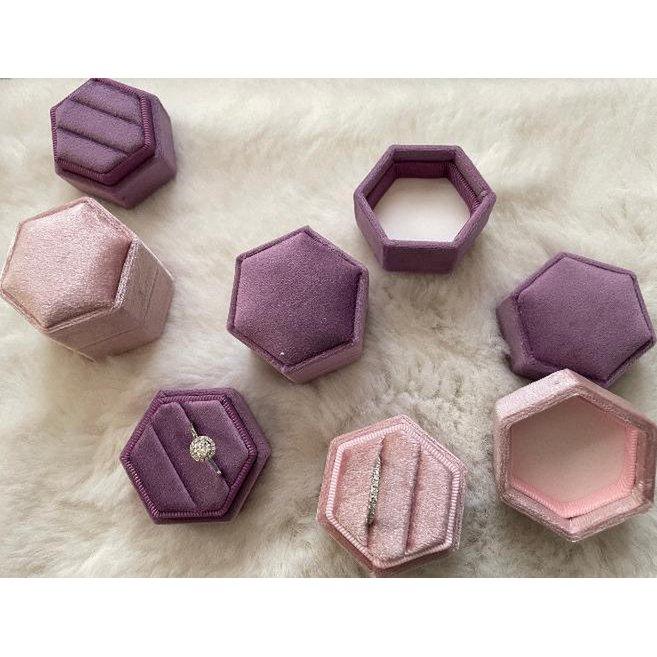 Sechseckige (Trauring-)box aus Samt – rosafarbene Farben - Daily Stuff