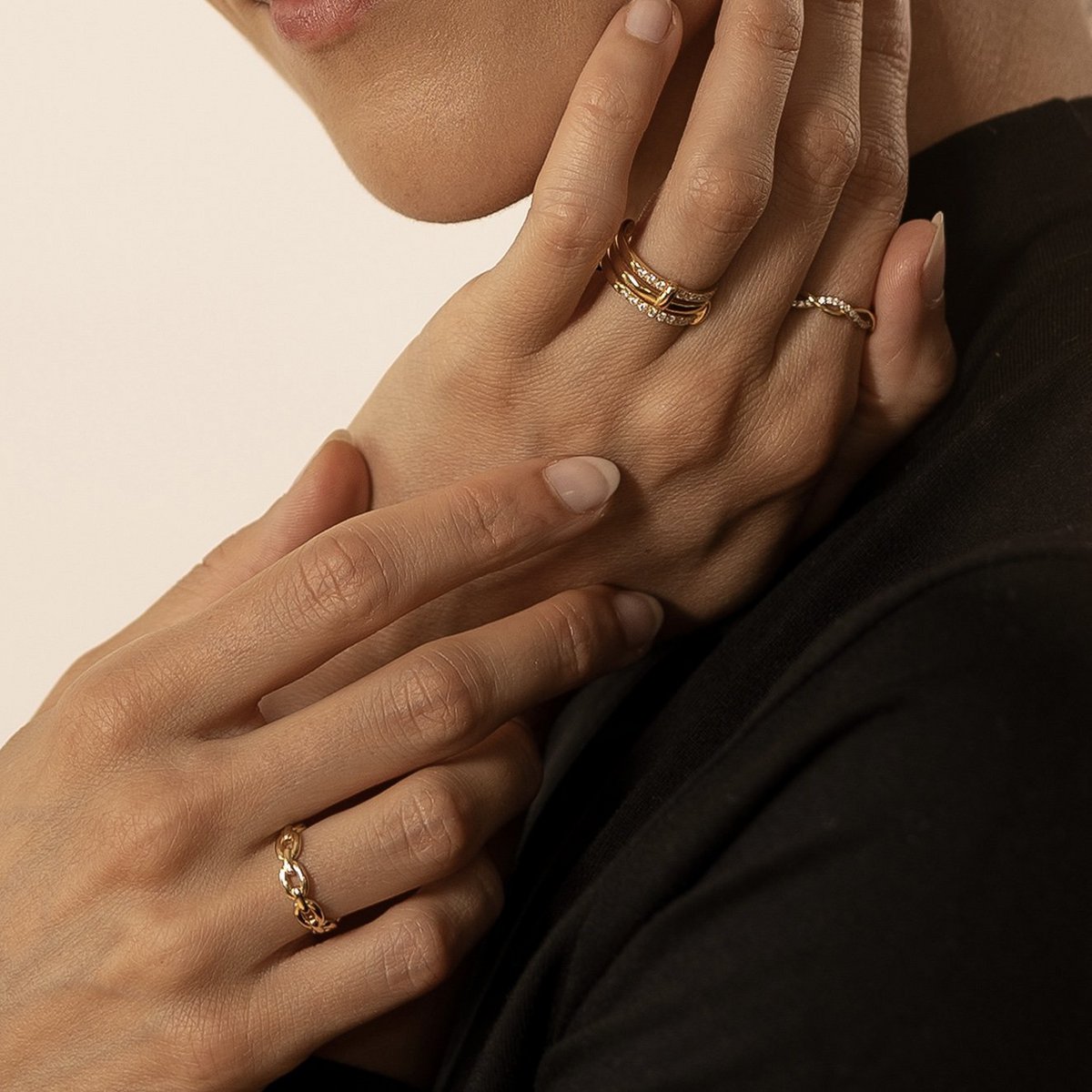 ONDE Ring – Eleganz in sanften Wellen