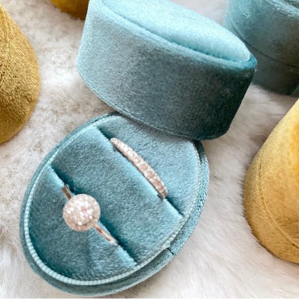 Ovale Samt-Eheringbox und Heiratsantragsringbox - Daily Stuff