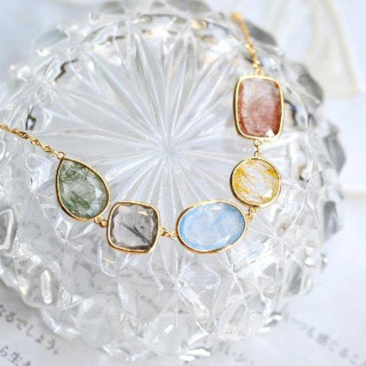 Bonbonfarbene Edelstein-Armbänder – Natürlich, kraftvoll, individuell