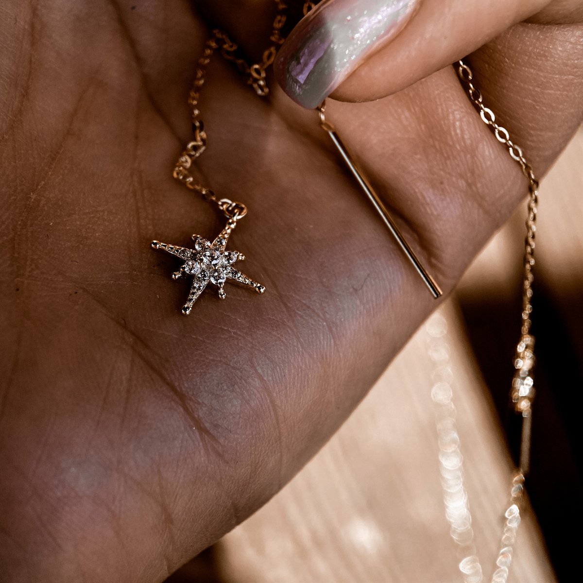 DECISIVO Kette – Funkelnder Sternenzauber im Lariat-Look