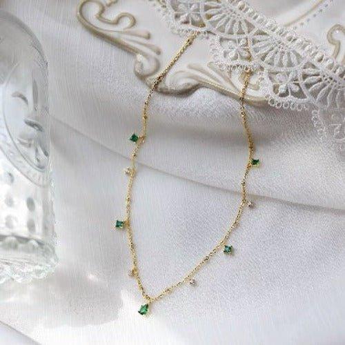 Elegante schlanke Halskette mit grünem Stein - Daily Stuff