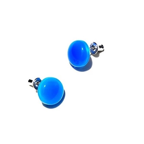 Runde Ohrstecker mit Blauem Onyx – Minimalistisch & Ausdrucksstark