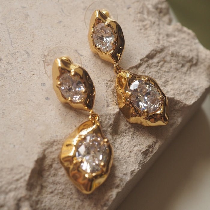 Vintage Rock Stone Ohrringe – Bold, Funkelnd, Einzigartig