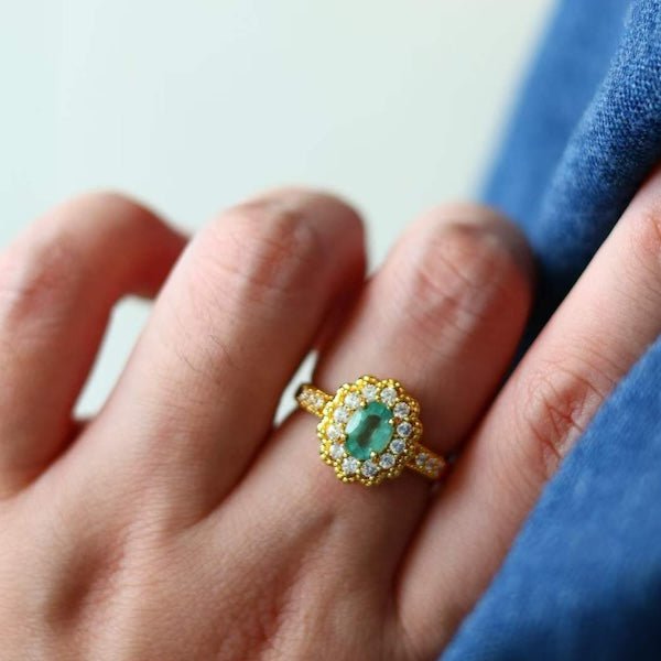 Emerald Edelsteinblumenring – Eleganz & Raffinesse