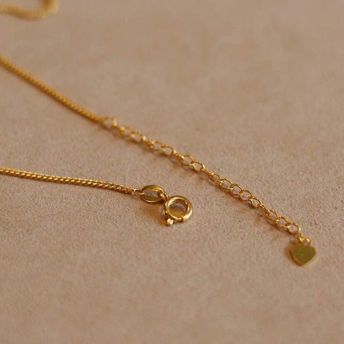 Ägyptische Halskette mit Lapislazuli oder Spinell – Eleganz & Mystik