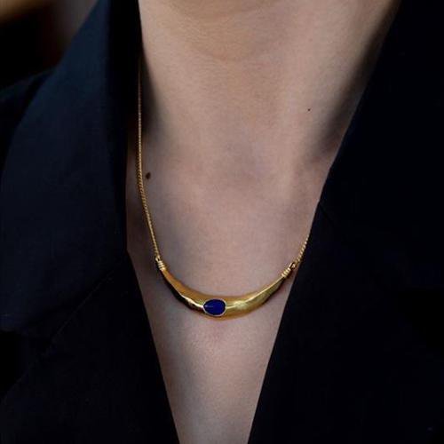 Ägyptische Halskette mit Lapislazuli oder Spinell – Eleganz & Mystik
