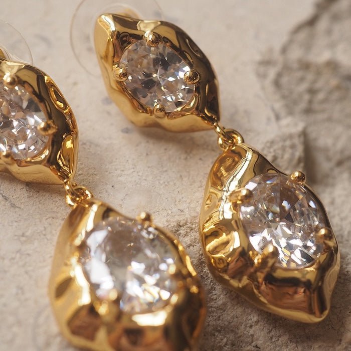 Vintage Rock Stone Ohrringe – Bold, Funkelnd, Einzigartig