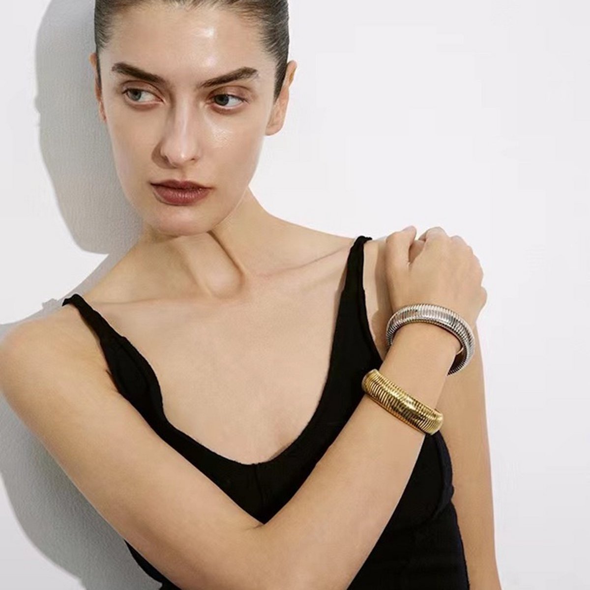 Klobiges Stretch-Design-Armband und Halsband