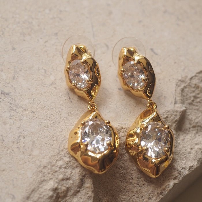 Vintage Rock Stone Ohrringe – Bold, Funkelnd, Einzigartig