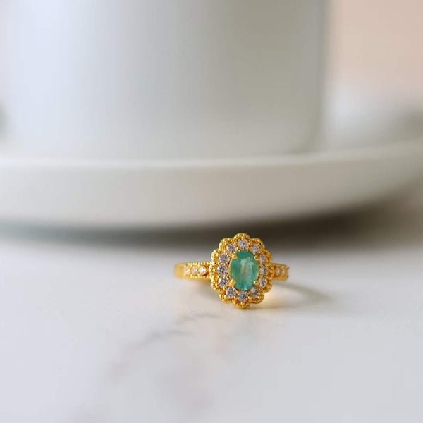Emerald Edelsteinblumenring – Eleganz & Raffinesse