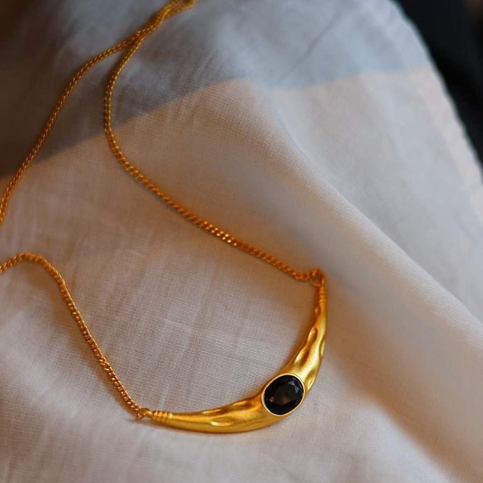 Ägyptische Halskette mit Lapislazuli oder Spinell – Eleganz & Mystik