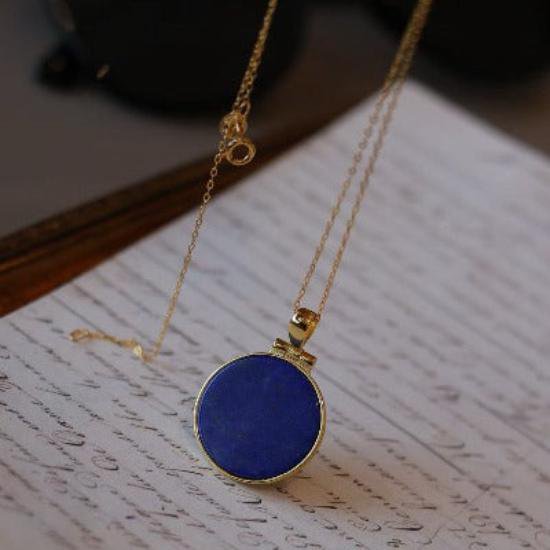 HELIOS Anhänger mit echtem Lapis Lazuli – Symbol für Sonne, Stärke und Wahrheit