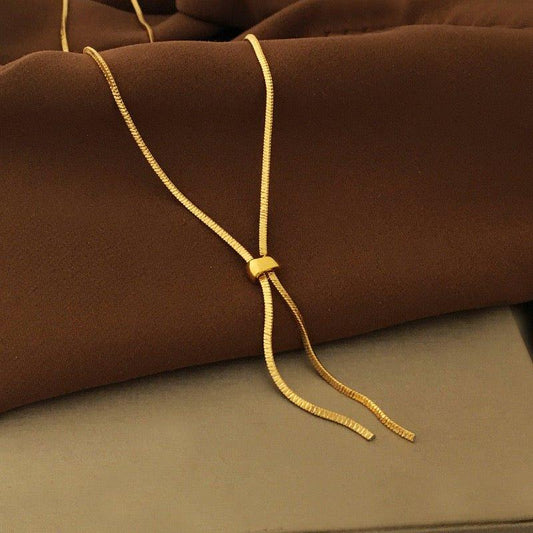 Minimalistische dreieckige Knochenkette zum Herausziehen - Daily Stuff