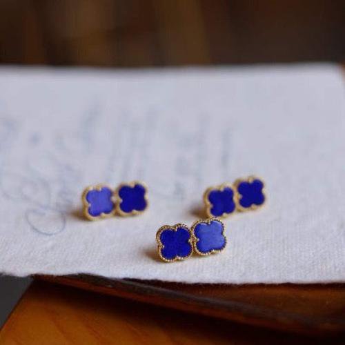 Lucky Clover – Lapis Lazuli Ohrstecker in Kleeblattform