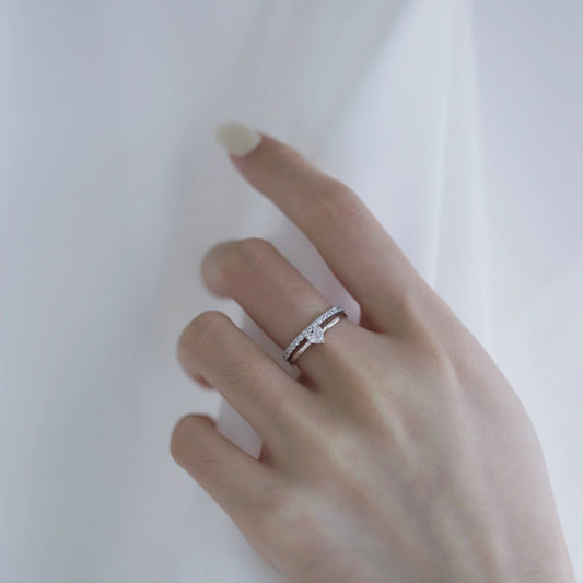 GLORIOSO Ring – Funkelnde Eleganz in Herzform aus 925 Sterling Silber
