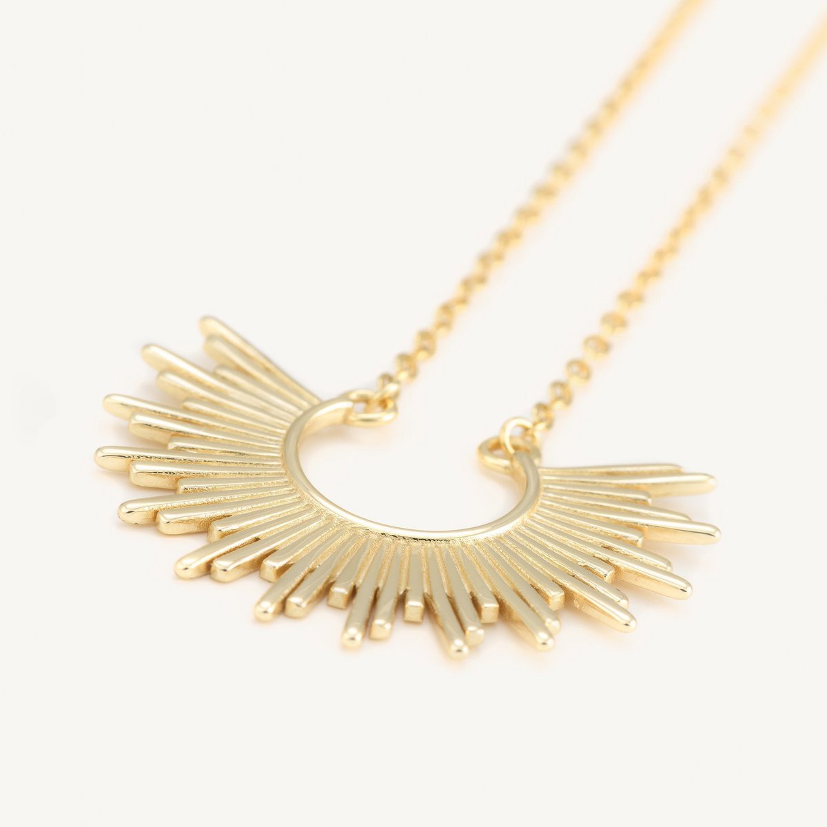 FASCIO Sonnenkette – Strahle mit Stil!