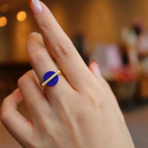 Minimalistischer Lapis-Lazuli-Ring aus Gold Vermeil – Stil trifft auf Symbolkraft