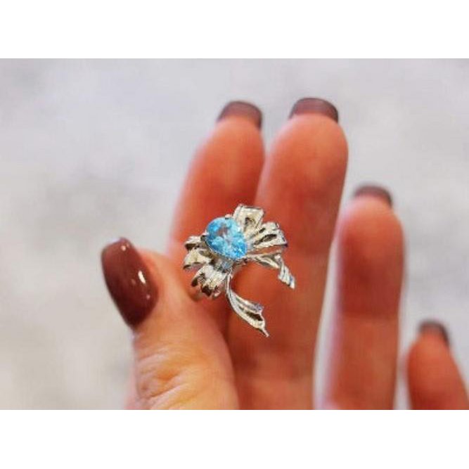 Schmetterlingsring mit natürlichem blauem Topas – Eleganz & heilende Energie vereint - verstellbar